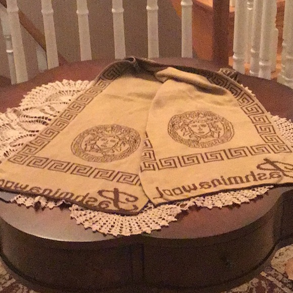 NWOT Fashion wool double sided scarf - Picture 2 of 3